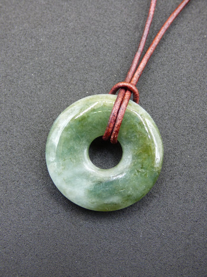 Burma Jade Donut *Rarität* ~ Edelstein Kette ~HIPPIE ~GOA ~Boho ~Tibet ~Ethno ~Nature ~Donut ~Schutzsymbol ~Heilstein