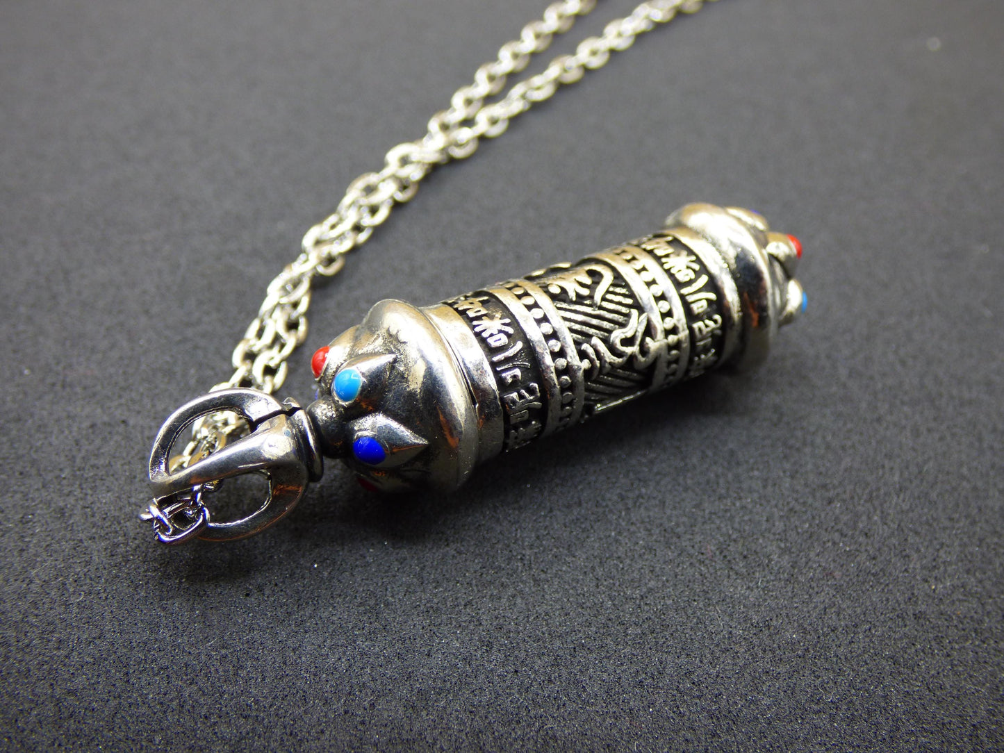 Tibétain Sanscrit Pendentif Chaîne En Acier Inoxydable Argent Boîte Bouddhisme Prière Mantra Médaillon Goa Hippie Vintage Psy Talisman Méditation Om Mani