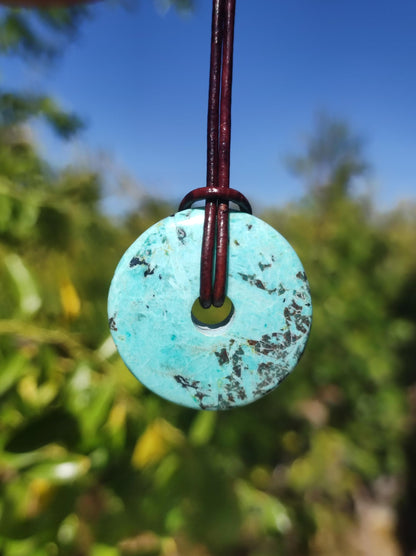 Chrysocolla Chrysocolla Donut 30mm Collier de pierres précieuses Pierre de guérison Symbole de protection Homme Femme Bonheur HIPPIE GOA Boho Tibet Ethnique Naturel Rareté Cadeau