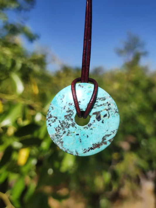 Chrysocolla Chrysocolla Donut 30mm Collier de pierres précieuses Pierre de guérison Symbole de protection Homme Femme Bonheur HIPPIE GOA Boho Tibet Ethnique Naturel Rareté Cadeau