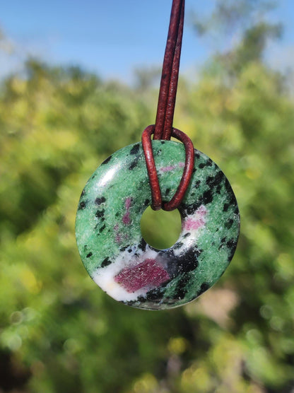 Rubis en Zoisite ~ Donut Collier de pierres précieuses Rouge Vert Pierre de guérison naturelle Homme Femme Bonne chance Protection HIPPIE GOA Boho Tibet Ethnique Rareté Cadeau Lui Elle