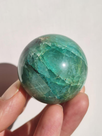 Quantum Quattro AAA Sphère ~ Boule de pierres précieuses magiques Massage et décoration Cristal Méditation Pierre de guérison Rareté Collecteur Minéral Chrysocolle Ronde