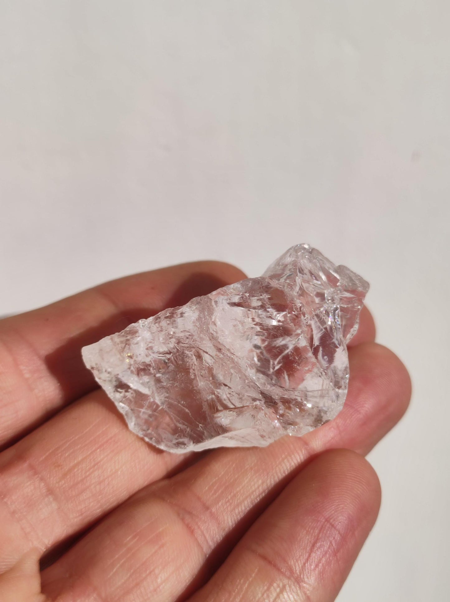 Clear rock crystal level AAA raw charging and discharging gemstones water stone drinking water gemstone water chakra healing stone natural medicine energy water