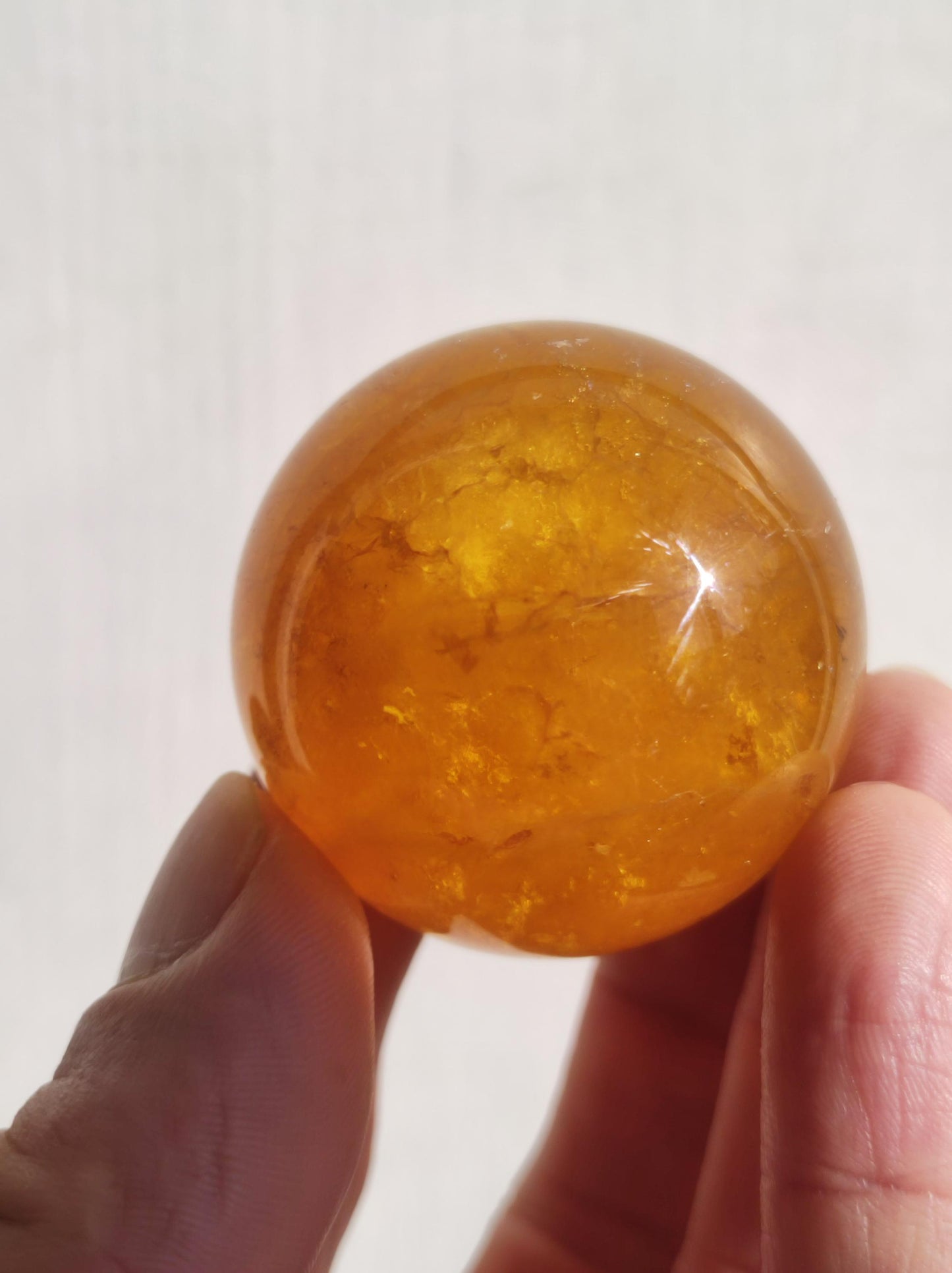 Mica Fluorite Jaune AAA Boule de Pierres Précieuses Sphère Décorative Massage Collecteur de Cristal Méditation Pierre de Guérison Femme Homme Cadeau Lui Sa Maison Énergie Vivante