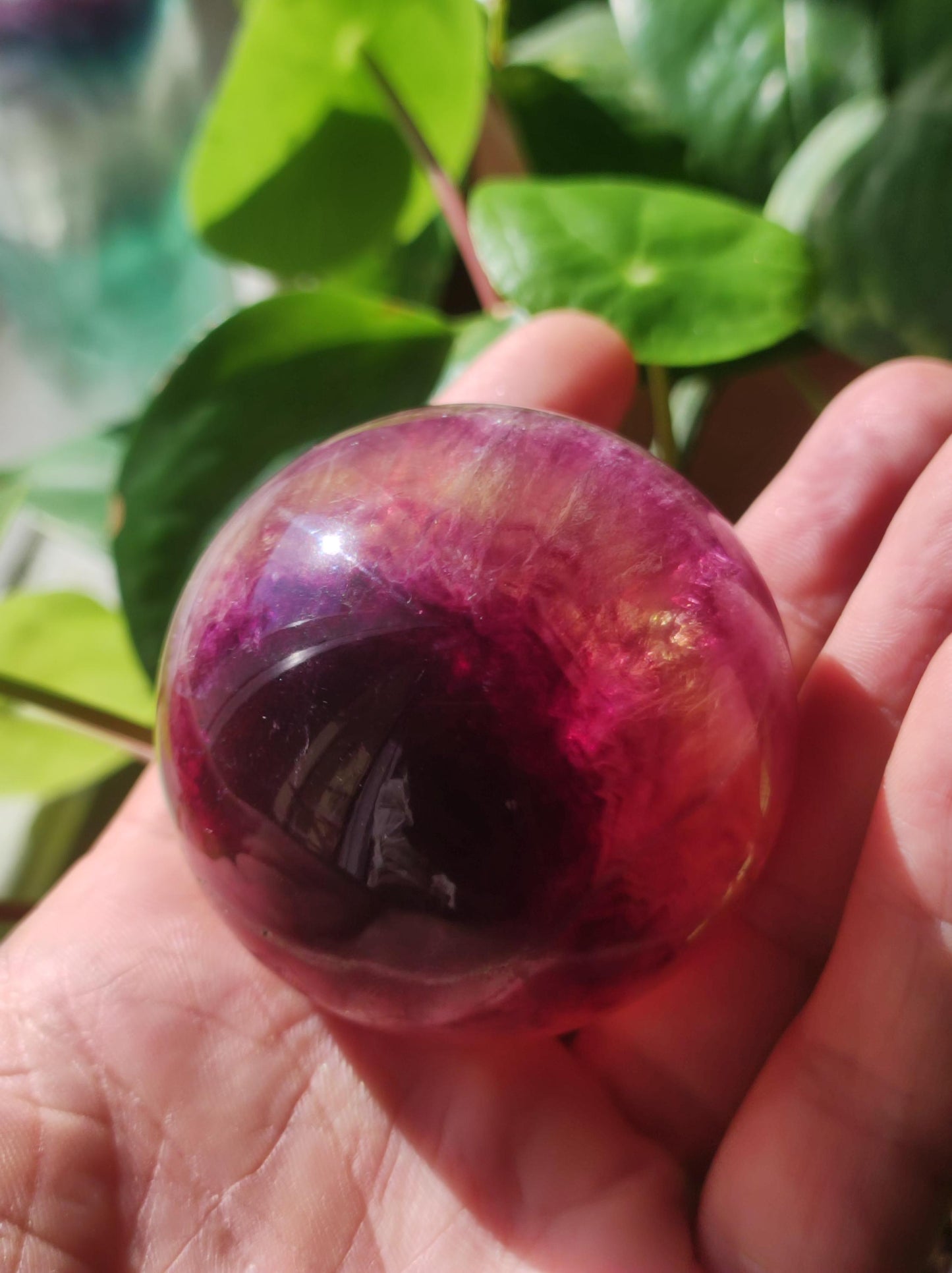 Fluorite violet rose rose rouge ~ Boule de pierres précieuses magique Massage et décoration Sphère Boule de jeu en cristal Méditation HIPPIE Pierre de guérison ethnique Trésor naturel