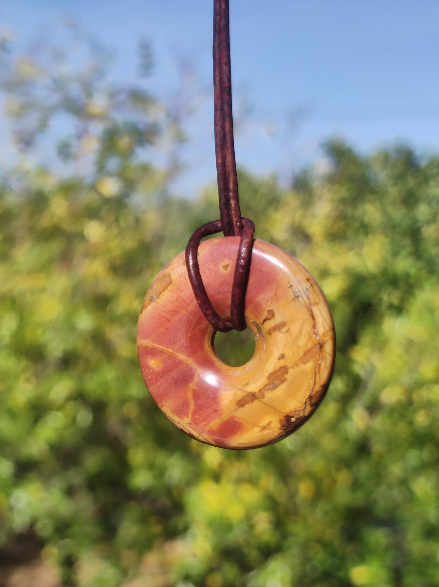 Picasso Jasper 30mm Donut Gemstone Collier HIPPIE GOA Boho Ethno Nature Donut Protection Symbole Guérison Pierre Collecteur Unique Homme Femme He She Cadeau