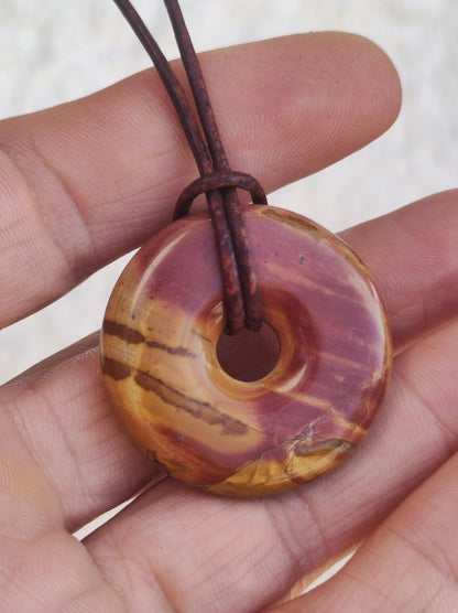 Picasso Jasper 30mm Donut Gemstone Collier HIPPIE GOA Boho Ethno Nature Donut Protection Symbole Guérison Pierre Collecteur Unique Homme Femme He She Cadeau