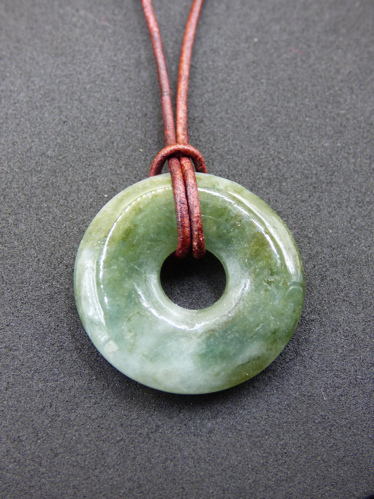 Burma Jade Donut *Rarität* ~ Edelstein Kette ~HIPPIE ~GOA ~Boho ~Tibet ~Ethno ~Nature ~Donut ~Schutzsymbol ~Heilstein