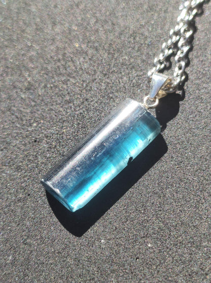 Néon Bleu Cyanite / Disthène AAA 925 Argent Pierre Précieuse Collier Pierre De Guérison Naturelle Cristal Bleu Rareté Pendentif Homme Femme He She Cadeau Précieux