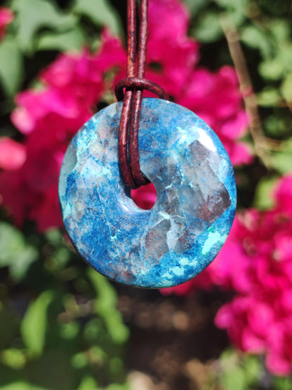 Shattuckite - Chrysocolla Donut Collier de pierres précieuses Pierre de guérison Symbole de protection Homme Femme Bonheur HIPPIE GOA Boho Tibet Ethnique Naturel Rareté Cadeau