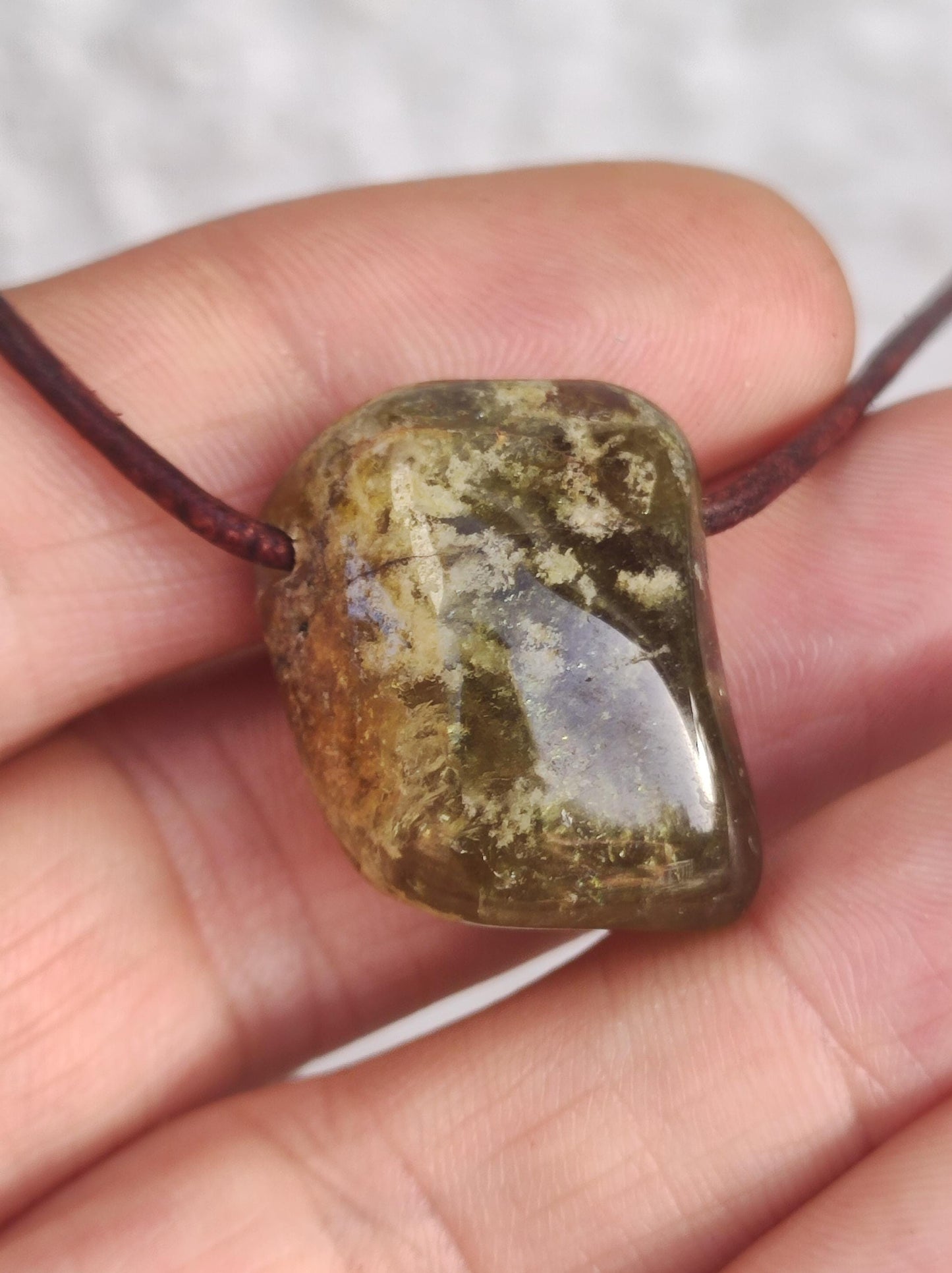 Granat grün (Grossular) - Edelstein Kette HIPPIE GOA Boho Ethno Natur Heilstein Rarität Kristalle Schmuck Anhänger Natur Stein Geschenk