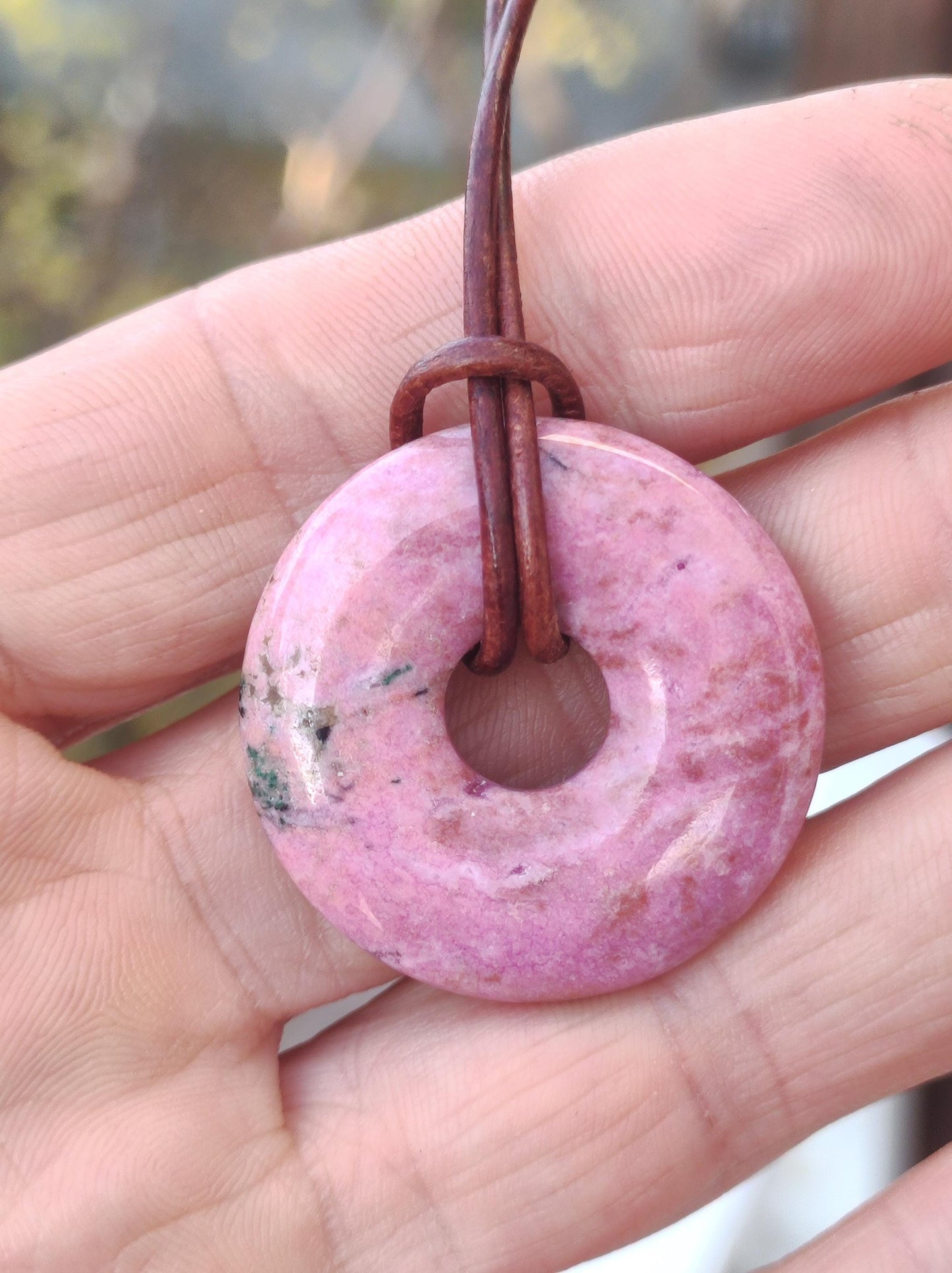 Cobalt Calcit Kobaltcalcit Schutz Donut Edelstein Kette pink rosa Natur Heilstein Rarität Frau Geschenk Sammler Energie Kraft Ruhe Glück