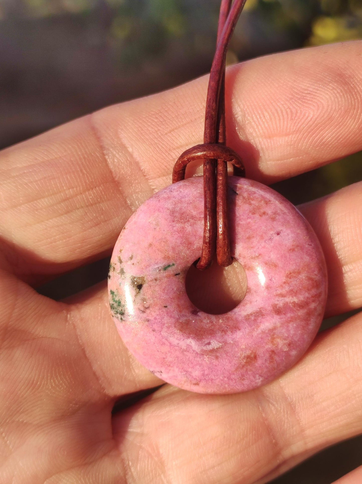 Cobalt Calcit Kobaltcalcit Schutz Donut Edelstein Kette pink rosa Natur Heilstein Rarität Frau Geschenk Sammler Energie Kraft Ruhe Glück