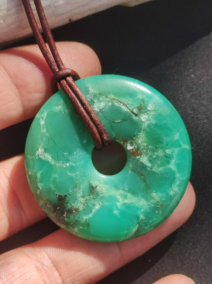 Chrysoprase Edelstein Donut Kette grün Natur GOA Boho Hippie Ethno Schutzsymbol Heilstein Sammler Unikat Mann Frau Er Sie Geschenk Anhänger