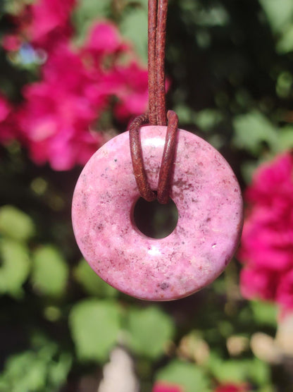 Cobalt Calcite Cobalt Calcite Protection Donut Pierre Précieuse Collier Rose Naturel Guérison Pierre Rareté Femme Cadeau Collector Énergie Puissance Paix Bonheur