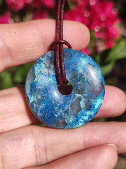 Shattuckite - Chrysocolla Donut Collier de pierres précieuses Pierre de guérison Symbole de protection Homme Femme Bonheur HIPPIE GOA Boho Tibet Ethnique Naturel Rareté Cadeau