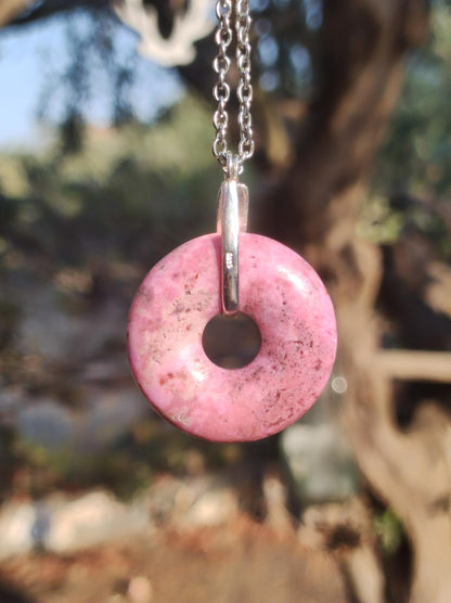 Cobalt Calcit Kobaltcalcit Schutz Donut Edelstein Kette pink rosa Natur Heilstein Rarität Frau Geschenk Sammler Energie Kraft Ruhe Glück