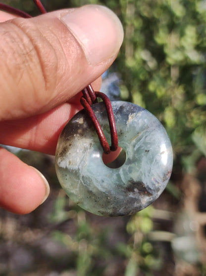 Opal Andenopal schwarz blau ~ Edelstein Kette Boho Ethno Nature Donut Schutzsymbol Heilstein Matrix Sammler Mineral Rarität Mann Frau