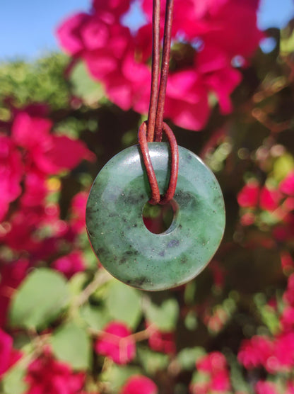 Nephrit Jade ~ Edelstein Kette Donut grün Natur Heilstein Schutzsymbol Mann Frau Er Sie Glück HIPPIE GOA Boho Tibet Ethno Rarität Geschenk