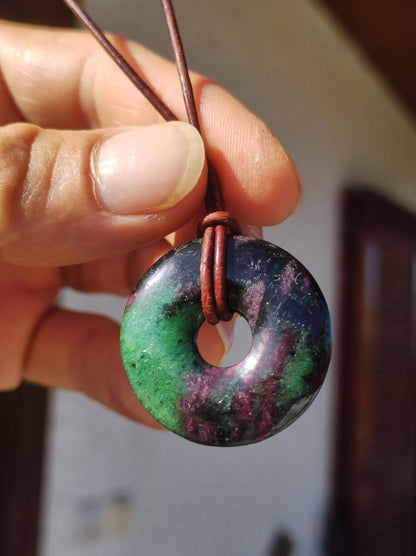 Rubin in Zoisit ~ Donut Edelstein Kette rot grün Natur Heilstein Mann Frau Glück Schutz HIPPIE GOA Boho Tibet Ethno Rarität Geschenk Er Sie