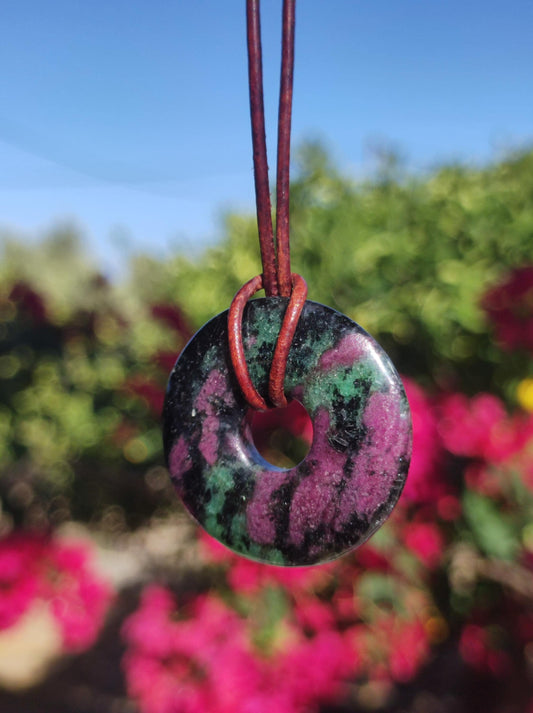 Rubin in Zoisit ~ Donut Edelstein Kette rot grün Natur Heilstein Mann Frau Glück Schutz HIPPIE GOA Boho Tibet Ethno Rarität Geschenk Er Sie