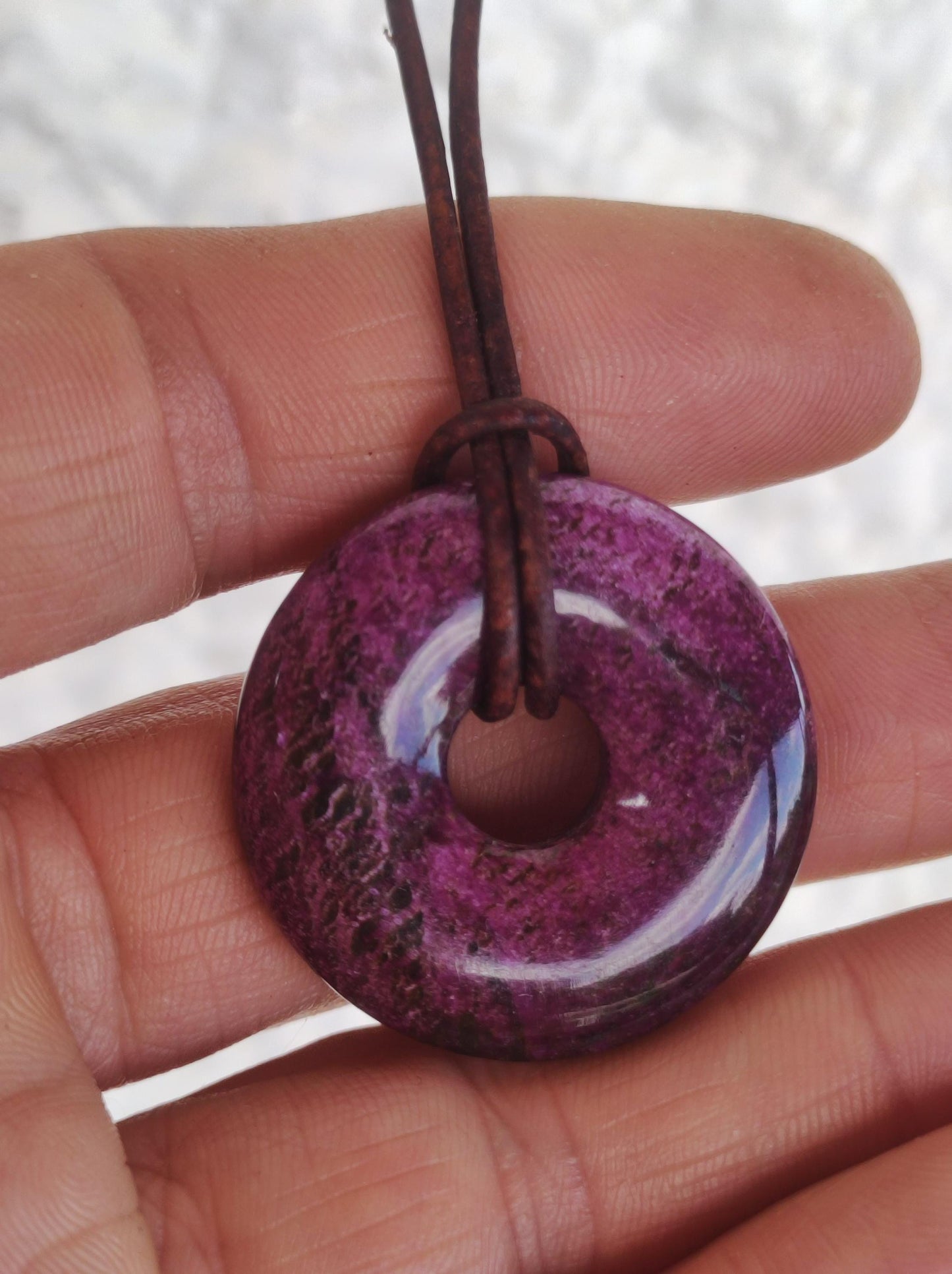 Stichtit ~ Edelstein Donut Kette Pi Scheibe Schutzsymbol Lila violett HIPPIE Chakra Boho Ethno Heilstein Kleidung Festival Purpur Rarität