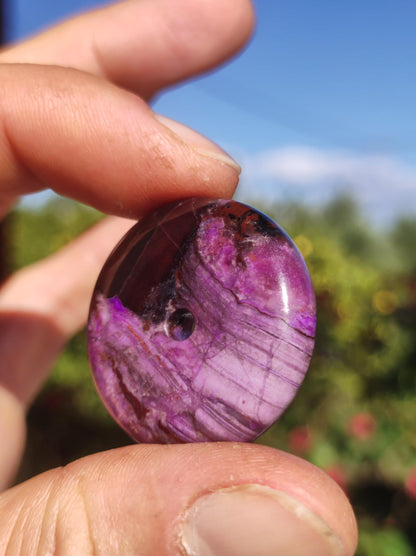 Sugilite protection beignet pierre précieuse cristal guérison pierre rareté rare collectionneur sugilite violet pendentif rond cadeau homme femme il son ami violet