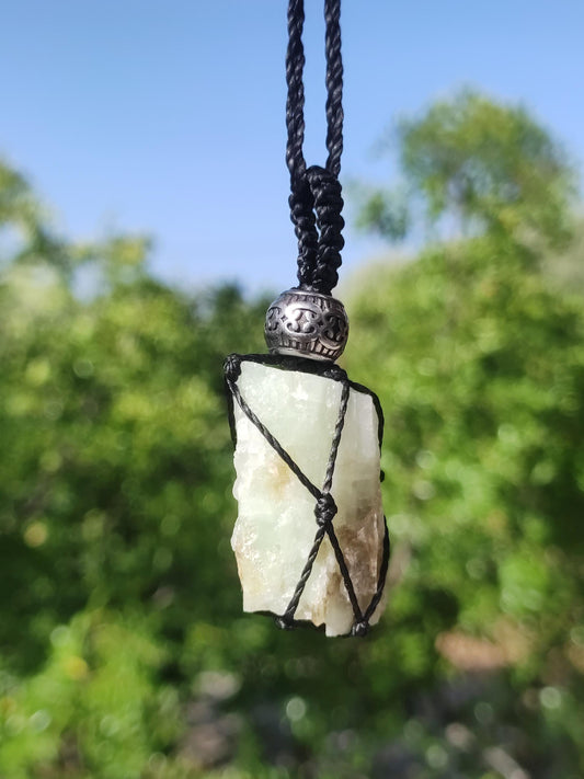 Collier en pierre précieuse aigue-marine + muscovite ~ macramé bleu rareté pierre de guérison naturelle pendentif en cristal homme femme enfant il elle cadeau qualité