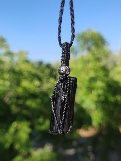 Tourmaline noire (Schörl) ~ Collier de pierres précieuses en macramé ~HIPPIE ~GOA ~Boho ~Ethno ~Nature ~Pierre de guérison ~Flash ~Shimmering ~Grand ~minéral brut