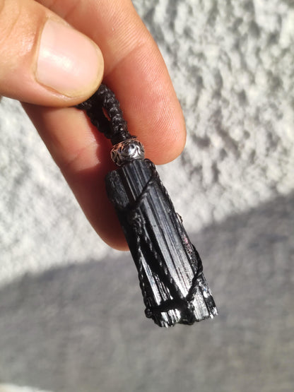 Tourmaline noire (Schörl) ~ Collier de pierres précieuses en macramé ~HIPPIE ~GOA ~Boho ~Ethno ~Nature ~Pierre de guérison ~Flash ~Shimmering ~Grand ~minéral brut