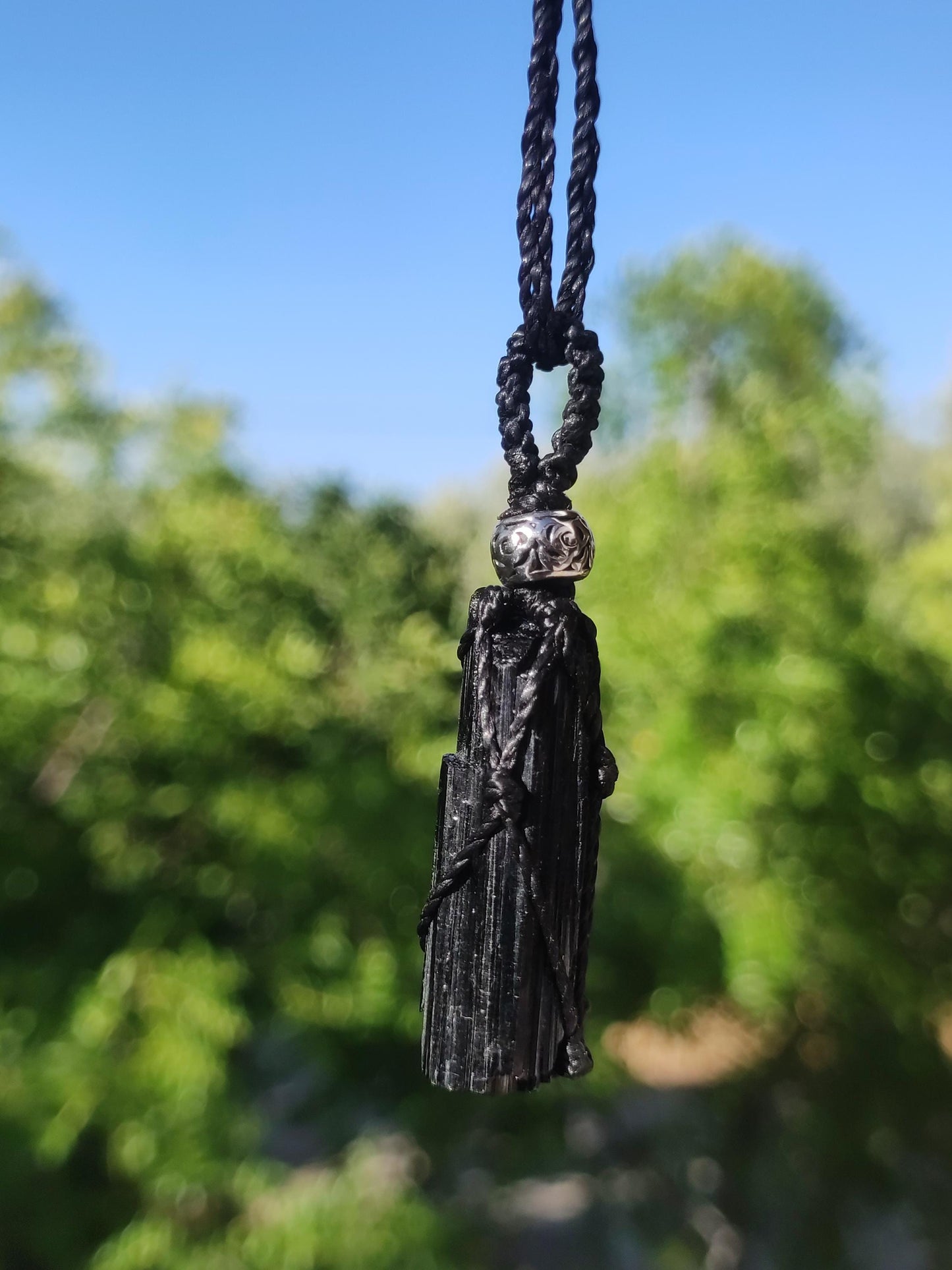 Tourmaline noire (Schörl) ~ Collier de pierres précieuses en macramé ~HIPPIE ~GOA ~Boho ~Ethno ~Nature ~Pierre de guérison ~Flash ~Shimmering ~Grand ~minéral brut