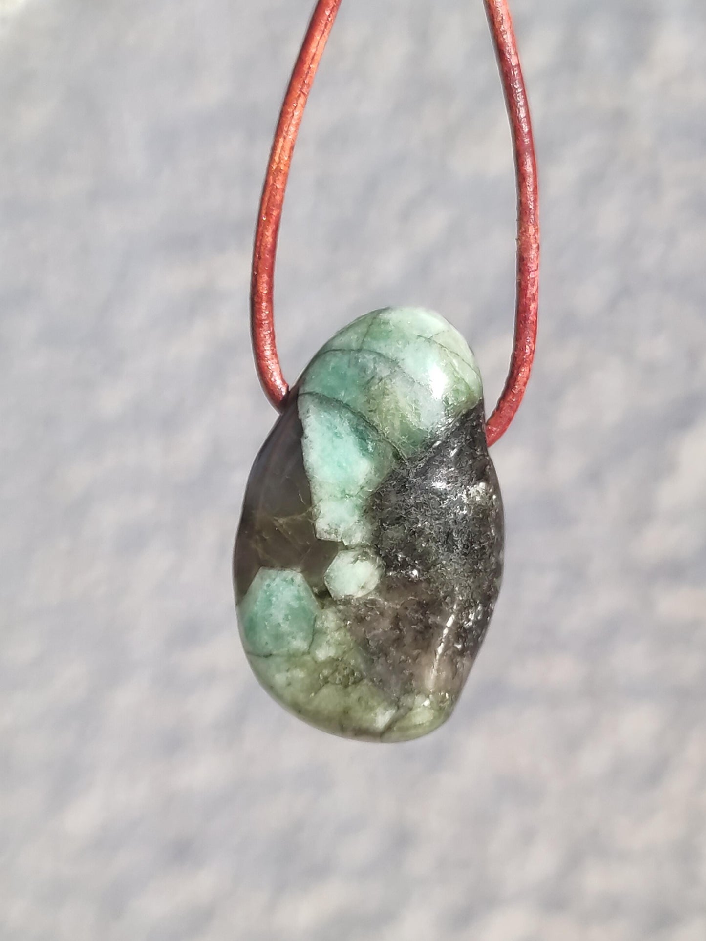 Collier de pierres précieuses émeraude / émeraude vert noir naturel HIPPIE GOA Boho ethnique pierre de guérison cristaux bijoux pendentif homme femme cadeau il elle