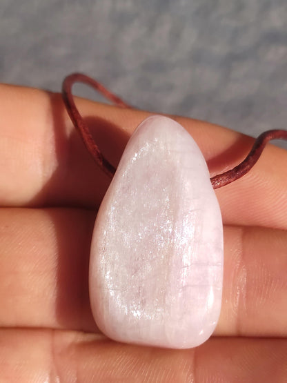 Kunzite A - Collier de pierres précieuses Pierre de guérison Rose Rose Rareté Homme Femme Chanceux HIPPIE GOA Boho Tibet Ethnique Naturel Rareté Cadeau Lui Son Homme Femme