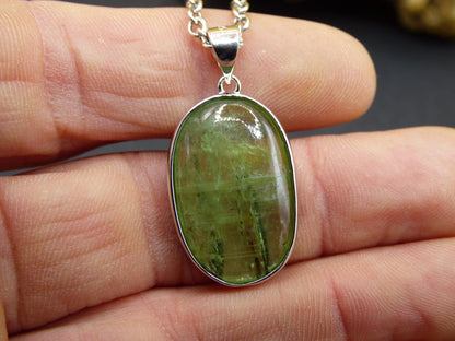 Cyanite green / Disthene A 925 silver gemstone chain natural healing stone crystal rarity pendant man woman he she gift beautiful noble