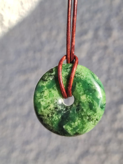 Variscit 30mm Edelstein Kette Donut Pi Scheibe rund Heilstein grün Natur Rarität Geschenk Mann Frau Er Sie Freund Bruder Glück Anhänger