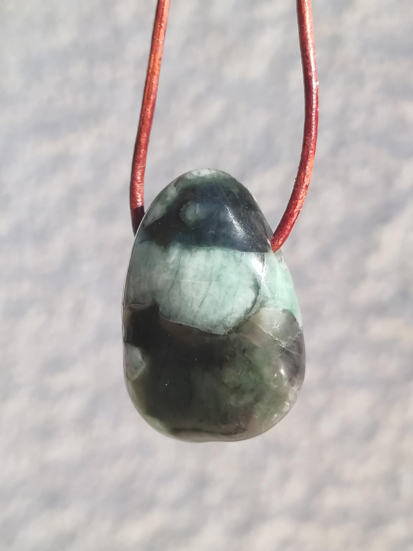 Collier de pierres précieuses émeraude / émeraude vert noir naturel HIPPIE GOA Boho ethnique pierre de guérison cristaux bijoux pendentif homme femme cadeau il elle