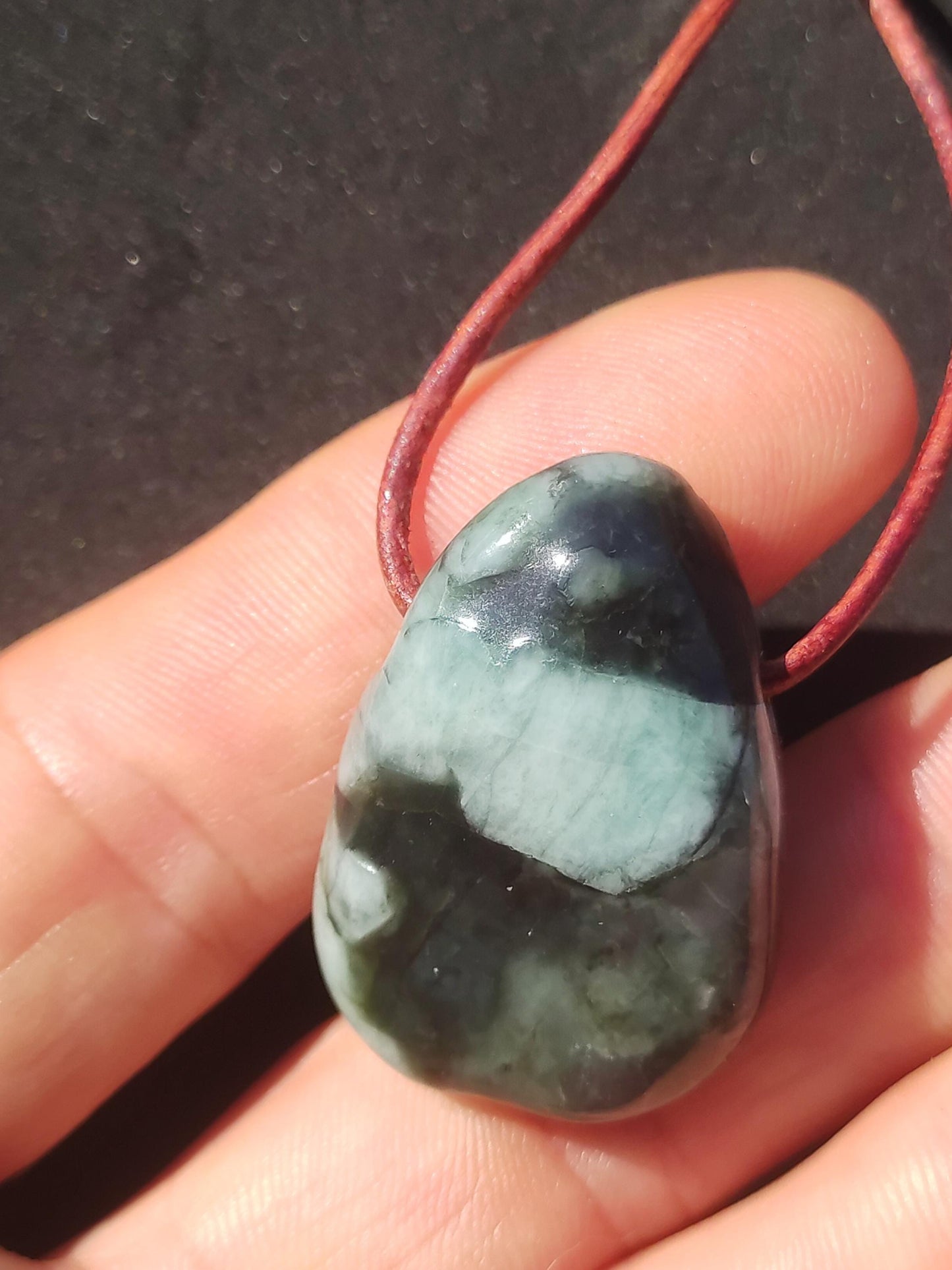 Collier de pierres précieuses émeraude / émeraude vert noir naturel HIPPIE GOA Boho ethnique pierre de guérison cristaux bijoux pendentif homme femme cadeau il elle