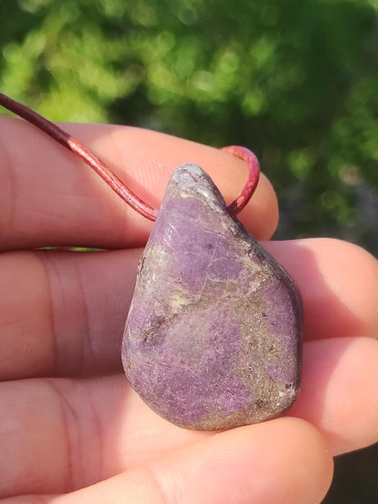 Purpurite - collier de pierres précieuses violettes, pierre de guérison naturelle, protection, chance, homme, femme, il, elle, ami, mère, chance, HIPPIE, rareté, cadeau, pendentif unique