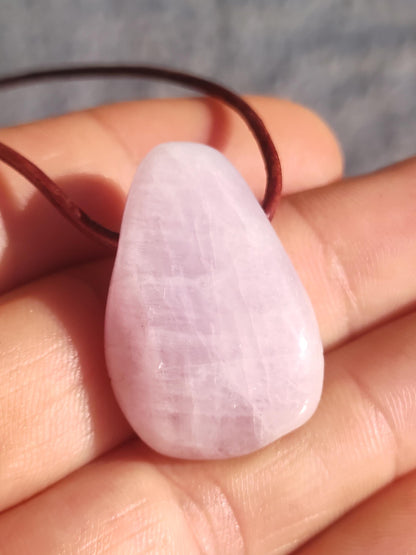 Kunzite A - Collier de pierres précieuses Pierre de guérison Rose Rose Rareté Homme Femme Chanceux HIPPIE GOA Boho Tibet Ethnique Naturel Rareté Cadeau Lui Son Homme Femme
