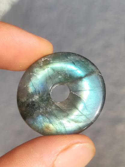 Labradorite ~ Donut 30mm ~ Collier de pierres précieuses Bleu Chatoyant Rareté Naturelle Protection Symbole Pierre de Guérison Cristal HIPPIE GOA Boho Tibet Ethno