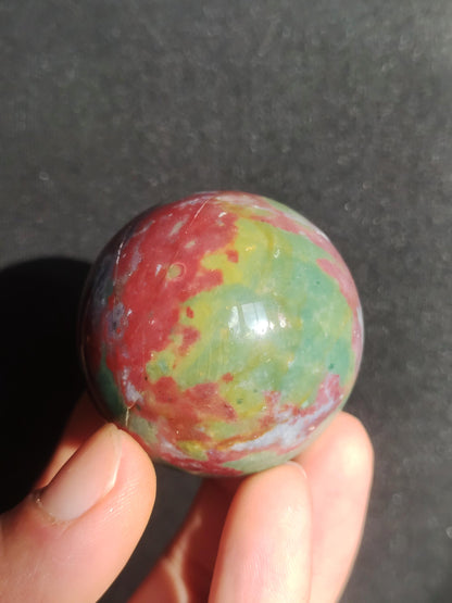 Jaspe océanique - Boule de pierre précieuse Pierre de guérison naturelle Décoration Cristal Cadeau Lui Elle Homme Femme Maison Appartement Énergie Puissance Vert Coloré Rareté