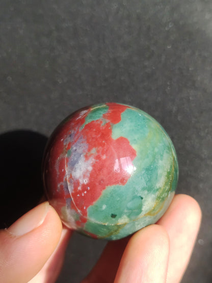 Jaspe océanique - Boule de pierre précieuse Pierre de guérison naturelle Décoration Cristal Cadeau Lui Elle Homme Femme Maison Appartement Énergie Puissance Vert Coloré Rareté