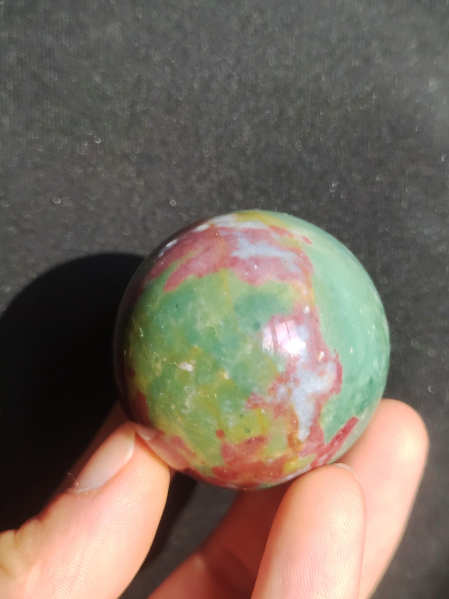 Jaspe océanique - Boule de pierre précieuse Pierre de guérison naturelle Décoration Cristal Cadeau Lui Elle Homme Femme Maison Appartement Énergie Puissance Vert Coloré Rareté