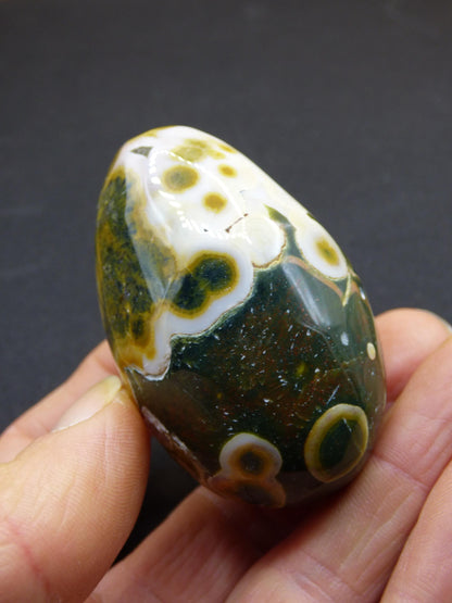 8 Adern Ocean Jaspis Orbicular grün gelb weiß - Edelstein Ei Kugel Natur Heilstein Deko Crystal Geschenk Er Sie Mann Frau Haus Wohnen Selten