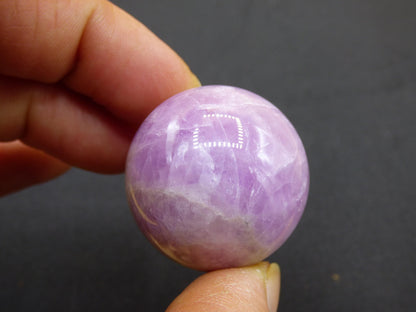Kunzit A rosa Schimmer Flash ~ Edelstein Kugel Deko Sphere Haus Wohn Kristall HIPPIE Heilstein Rarität Selten Geschenk Frau Geschenk Er Sie