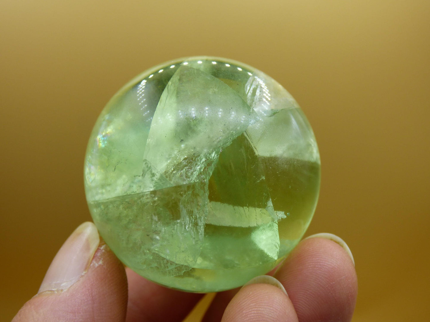 Fluorit A grün ~ Magische Edelstein Kugel Deko Sphere Meditation Sammler Kristall Heilstein Natur Qualität Geschenk Er Sie Mann Frau Wohnen