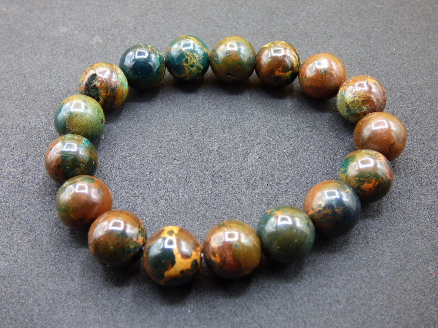 Bracelet en perles d'opale de 12 mm - Pierre précieuse *Unique* Pierre de guérison naturelle Cristal Chakra Cadeau rare pour hommes et femmes, Multicolore, Rouge, Bleu