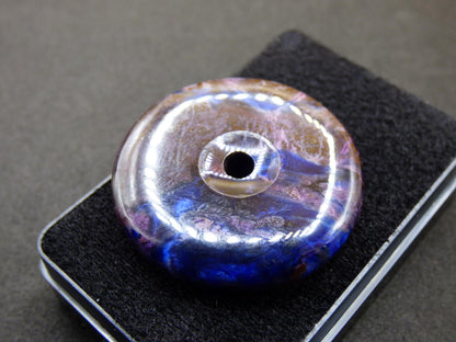 Sugilite &amp; Richterite Bustamite Protection Donut Gemstone Crystal Healing Stone Rareté Rare Collector Sugilite rouge bleu violet pendentif rond cadeau