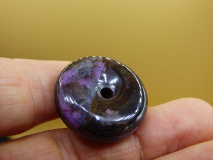 Sugilite protection beignet pierre précieuse cristal guérison pierre rareté rare collectionneur sugilite violet pendentif rond cadeau homme femme il son ami violet