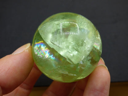 Fluorit A grün ~ Magische Edelstein Kugel Deko Sphere Meditation Sammler Kristall Heilstein Natur Qualität Geschenk Er Sie Mann Frau Wohnen